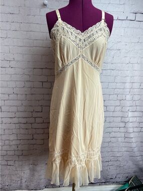 Sears Charmode nude slip size 38